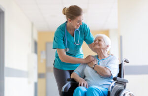 nurse-with-patient
